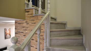 Stadtwohnung | 3 Schlafzimmer, Daunenbettdecken, Zimmersafe, Verdunkelungsvorhänge