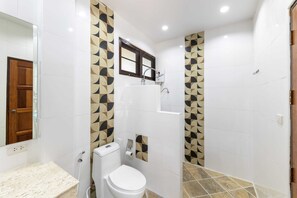 Villa | Bathroom