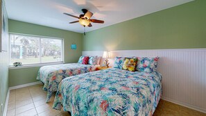 1 bedroom, WiFi, bed sheets - Shared Pool, Walking Path to Beach, Golf Cart Access (Port Aransas)