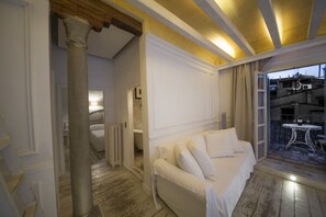 Living area - White Home in Florence by Mmega (Florence)