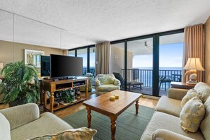 Smart TV, DVD player, books, stereo