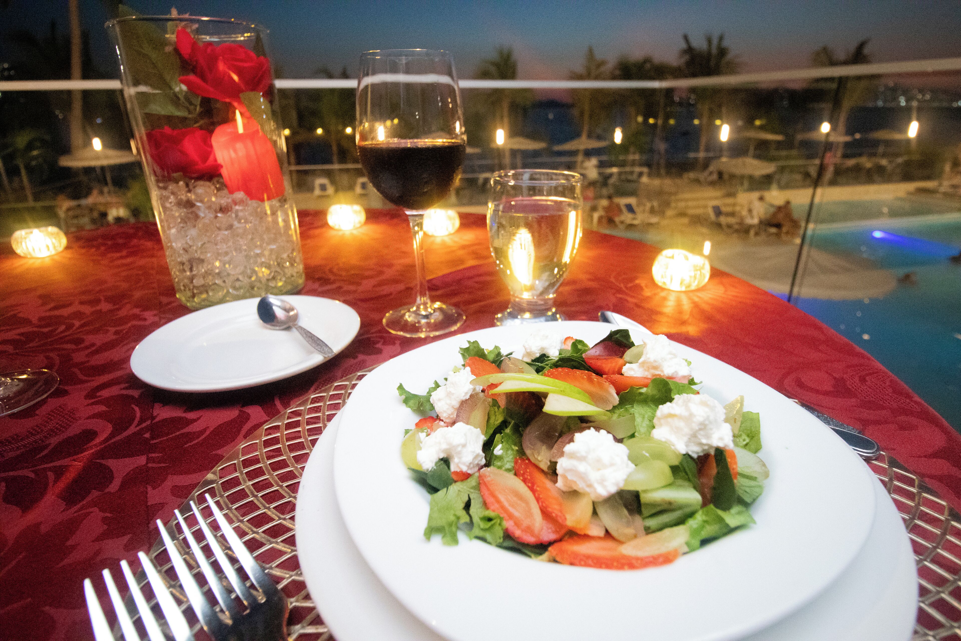 2 restaurantes; se sirven desayunos 