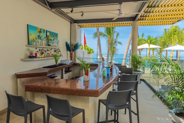 Poolside bar