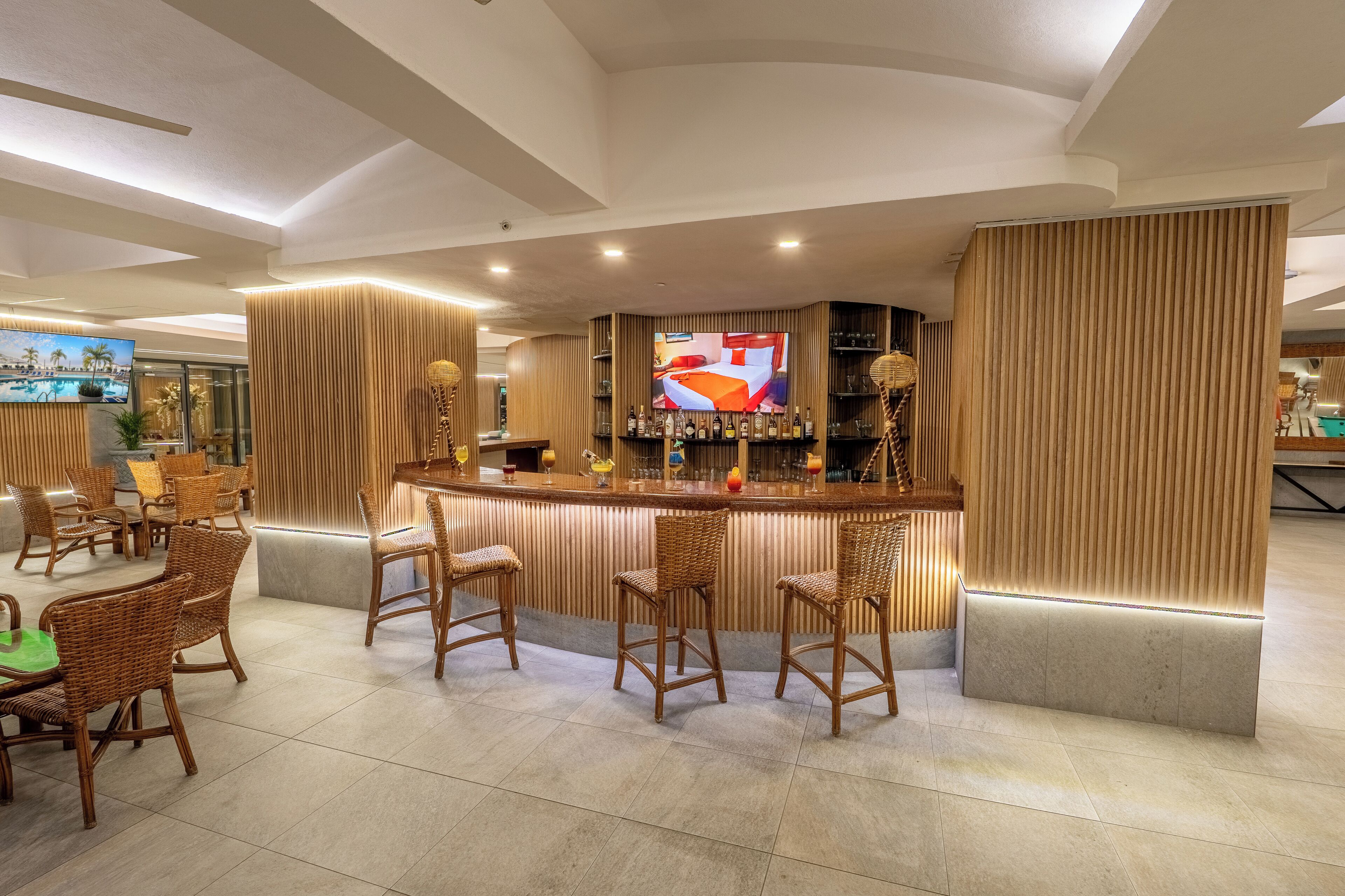 4 bars/lounges, poolside bar, beach bar