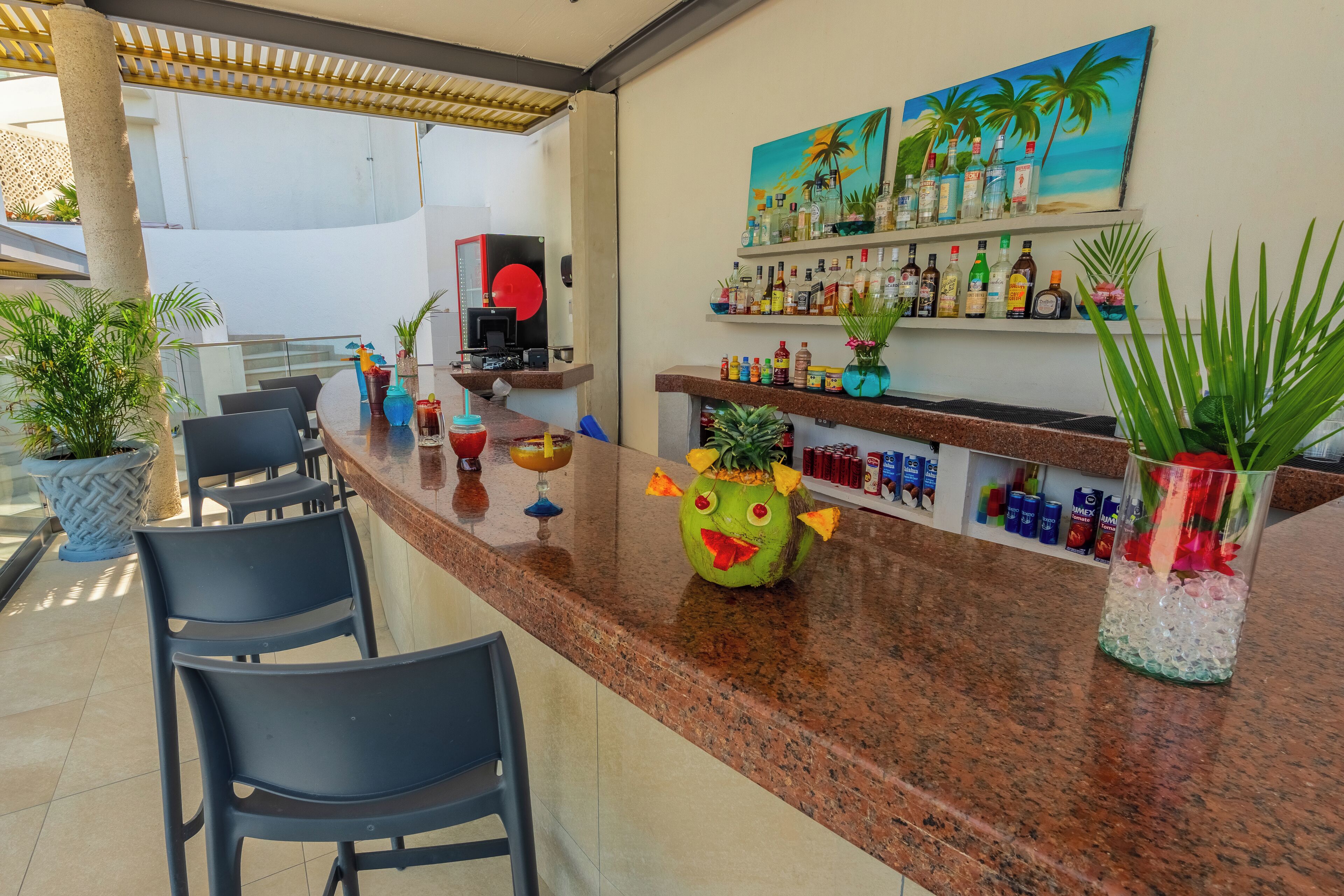 Bar ved bassenget