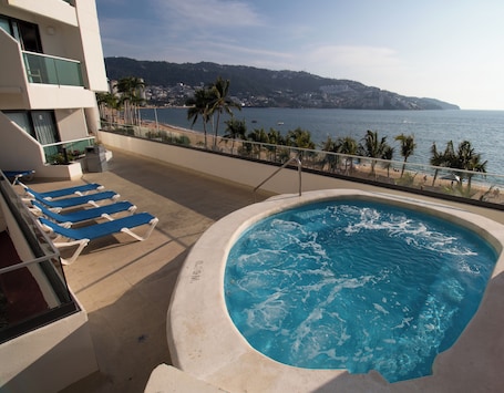 Exterior. Copacabana Beach Hotel Acapulco