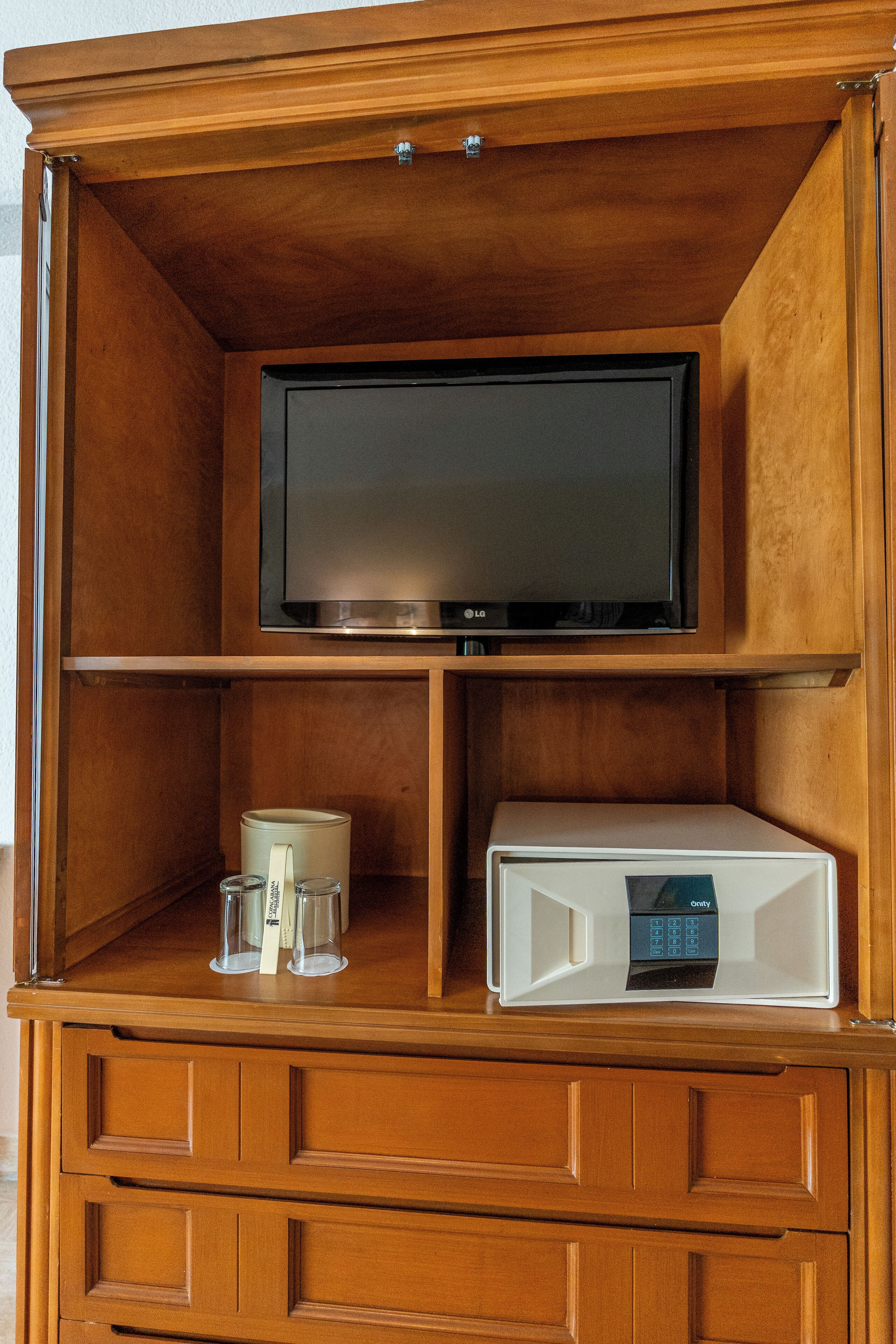 standard double room, 2 double beds, partial ocean view | 1 bedroom, in-room safe, desk, laptop workspace