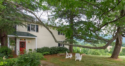 Ramsay Estate | Carriage House w/ Mountain Views