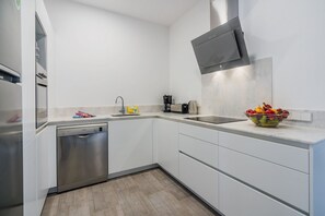 Fridge, microwave, oven, dishwasher