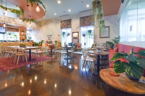 Coffee shop - The Palms of Destin by Compass Resorts (Destin)