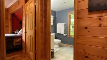 3 quartos, ferros/tábuas de passar roupa, Wi-Fi, roupa de cama