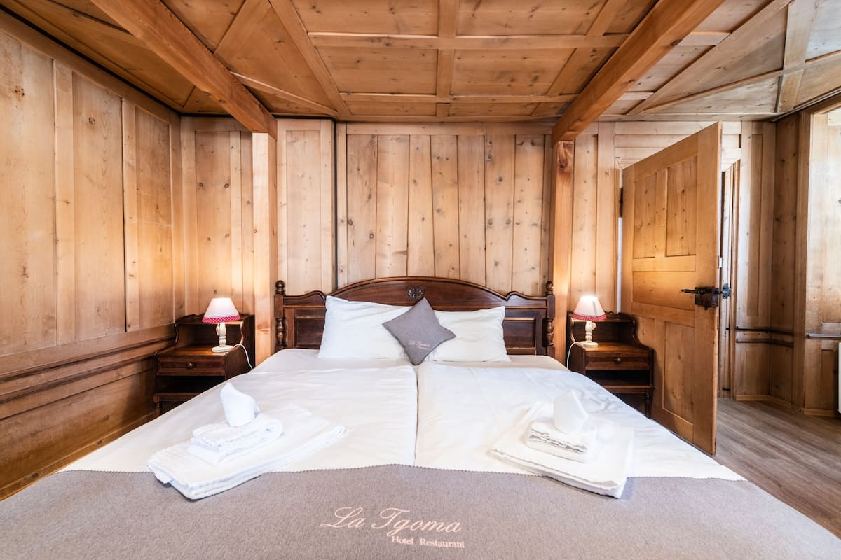 Deluxe Double Room | 2 bedrooms, in-room safe, individually decorated, individually furnished
