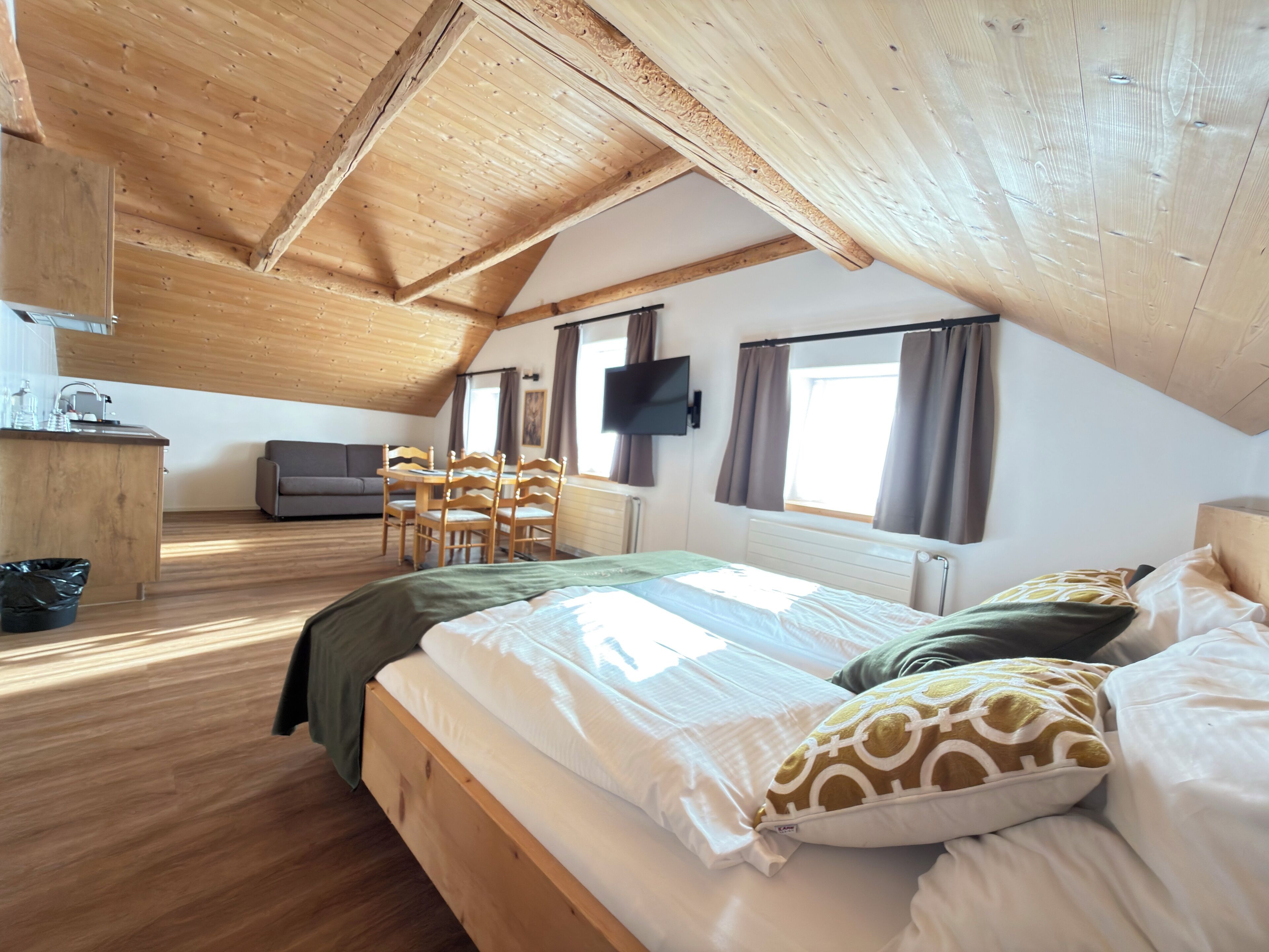 Deluxe Double Room | In-room safe, individually decorated, individually furnished, desk