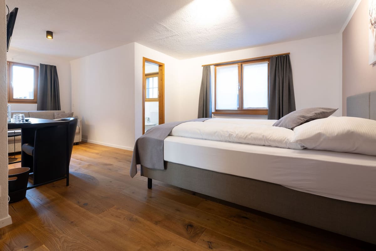 Comfort Double Room | 2 bedrooms, in-room safe, individually decorated, individually furnished
