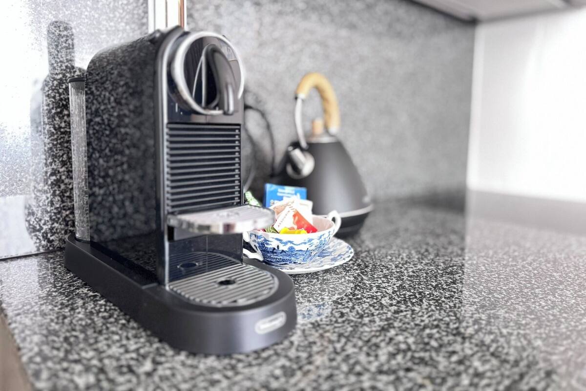 Tallelokero huoneessa, yksilöllisesti sisustettu