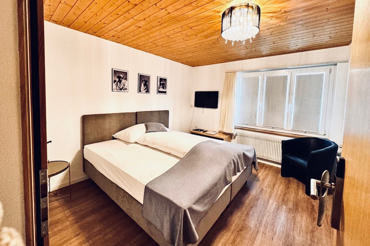 Standard Single Room | 2 bedrooms, in-room safe, individually decorated, individually furnished