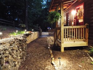 المنطقة المحيطة بالمنشأة