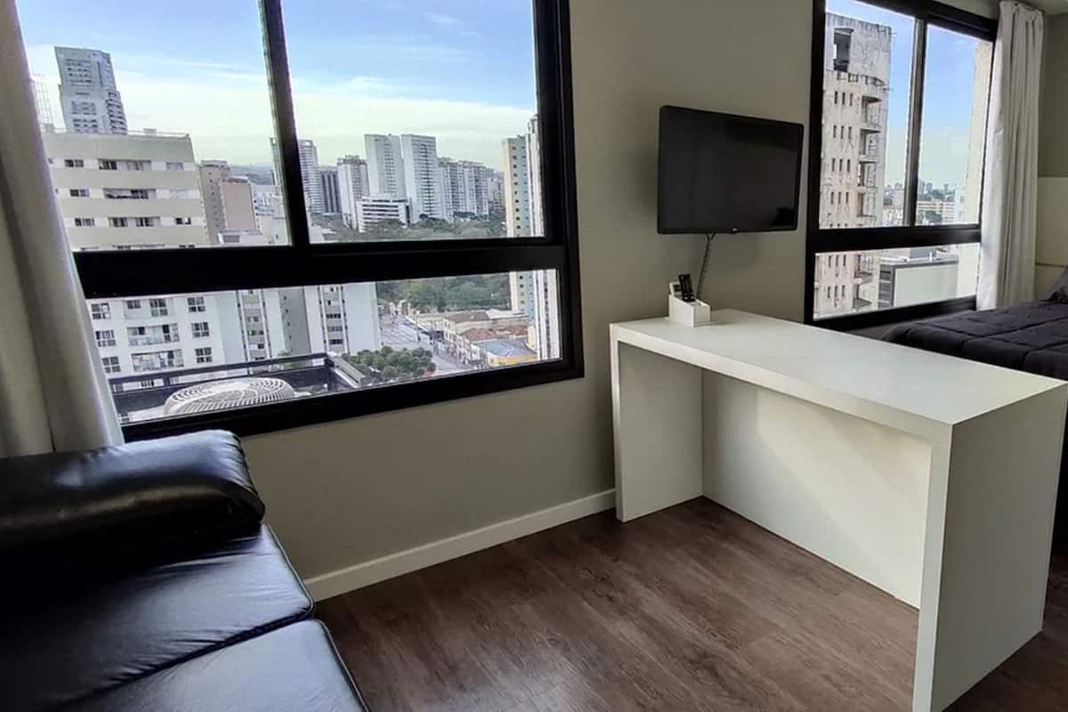 Studio 16° Andar Centro Curitiba - AYN065 | 1 bilik tidur, langsir/tirai gelap terus, kalis bunyi, Wi-fi percuma