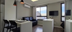 Studio 16° Andar Centro Curitiba - AYN065