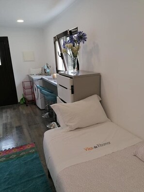 Ferros/tábuas de passar roupa, Wi-Fi, roupa de cama