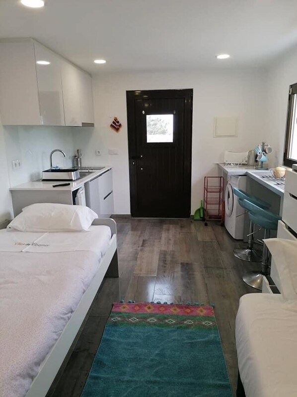Ferros/tábuas de passar roupa, Wi-Fi, roupa de cama