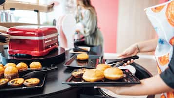 Tägliches kontinentales Frühstück gegen Gebühr