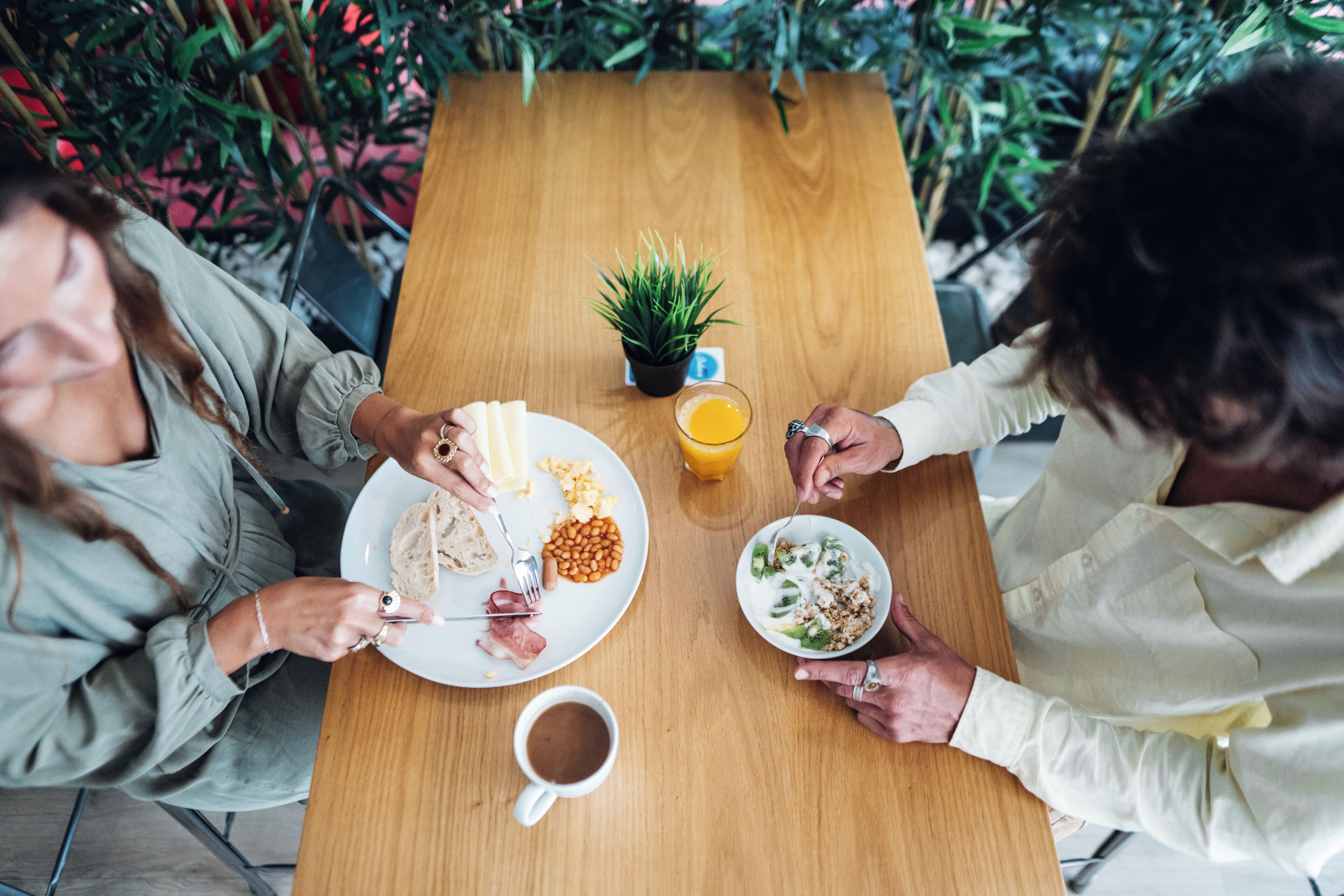 daily continental breakfast (eur 13.28 per person)