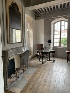 Interior - Demeure de la tour ronde (Champlitte)