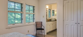 Quaint Loft Suite - Nearby Charlottesville and Wineries, Dog Friendly