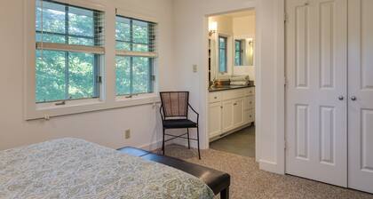 Quaint Loft Suite - Nearby Charlottesville and Wineries, Dog Friendly