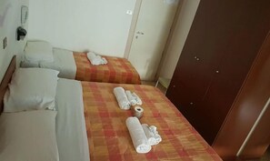 Coffres-forts dans les chambres, draps fournis