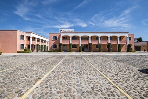 Free self parking - OYO Hotel La Glorieta, Huichapan (Huichapan)