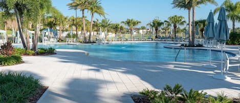 Piscina climatitzada i gandules