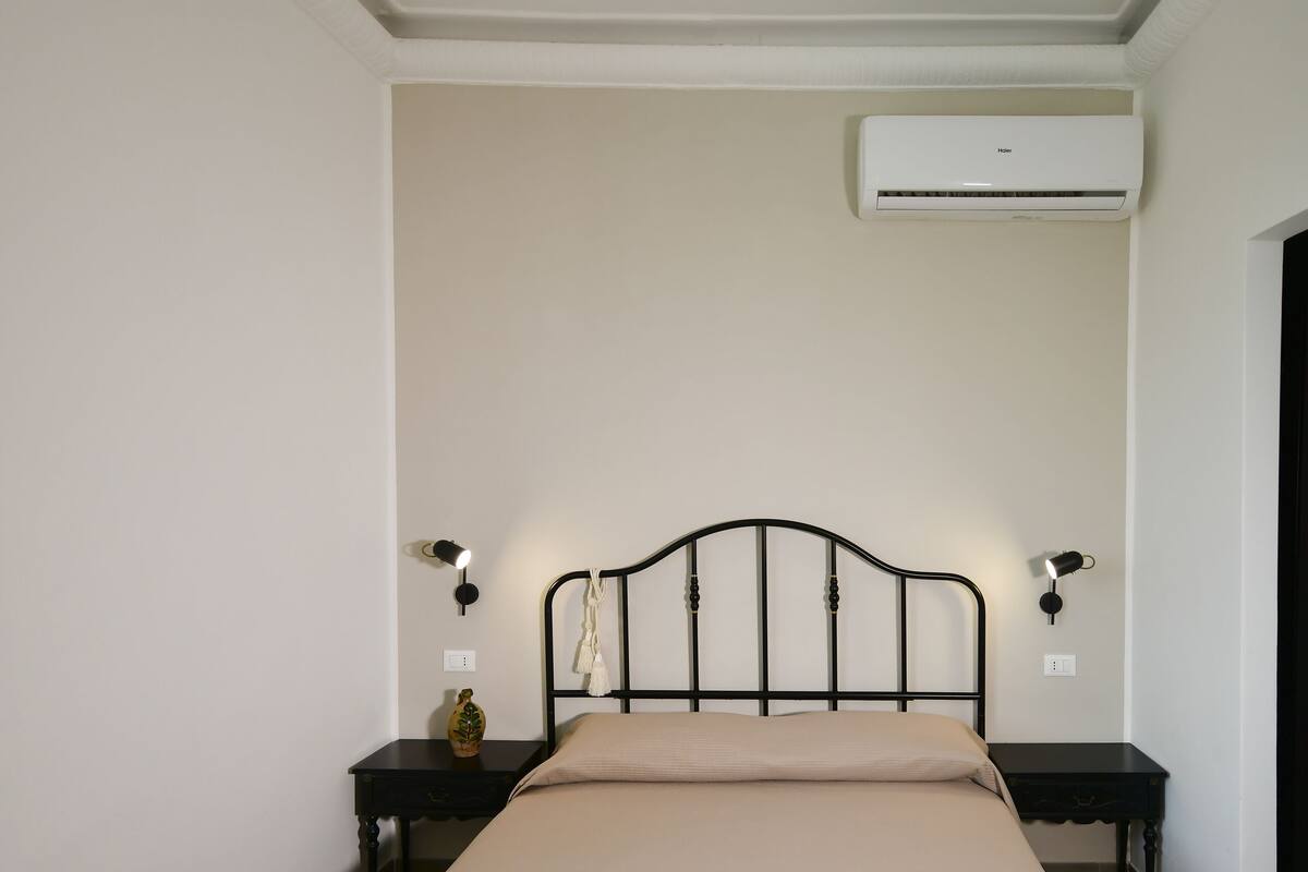 Deluxe Quadruple Room, Connecting Rooms, Pool View | 高級寢具、舒適加層、迷你吧、書桌