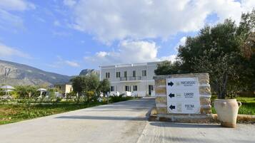 Façade de lâhĂ©bergement - soirĂ©e/nuit