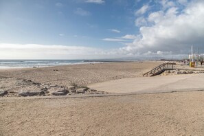 Unclassified image, 2 of 26, button - Brand new apartment in Costa da Caparica beach (Costa da Caparica)