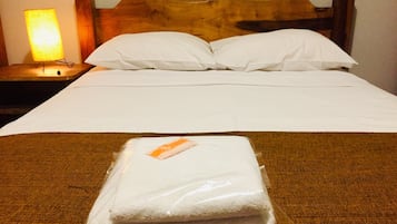 Quarto casal | Frigobar, Wi-Fi de cortesia, roupa de cama