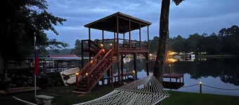 Lakefront Escape w/ Firepit & Fireplace – Relax & Recharge in Nature!