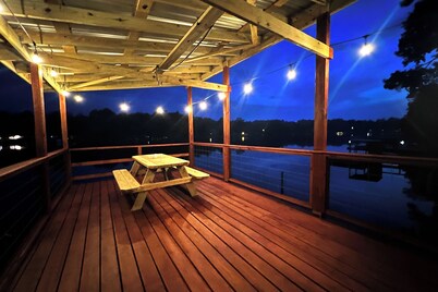 Lakefront Escape w/ Firepit & Fireplace – Relax & Recharge in Nature!