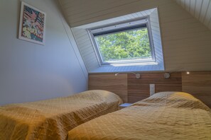 7 Schlafzimmer, Bügeleisen/Bügelbrett, WLAN