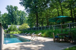 Et oppvarmet basseng