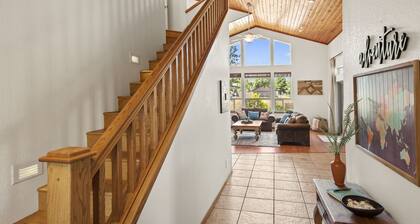 Spacious Lodge with Game Room and Peak Views on 2.5 acres