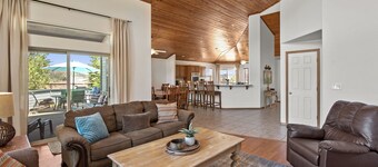 Spacious Lodge with Game Room and Peak Views on 2.5 acres