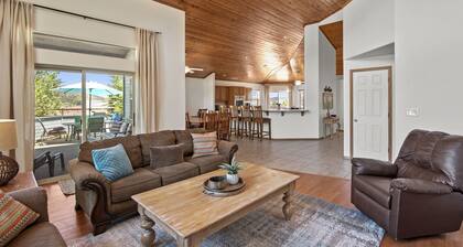 Spacious Lodge with Game Room and Peak Views on 2.5 acres