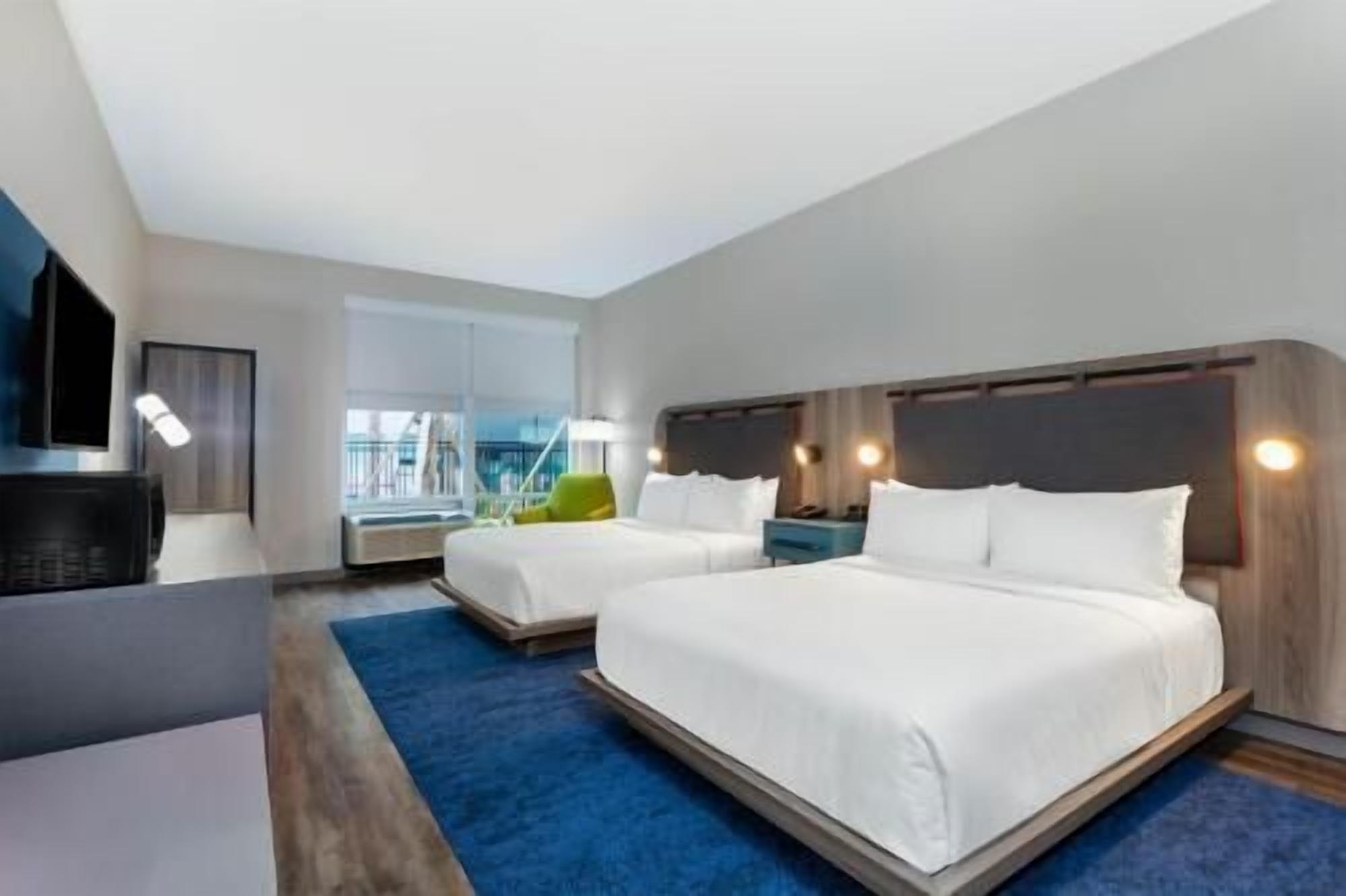 Hochwertige Bettwaren, Pillowtop-Betten, Schreibtisch