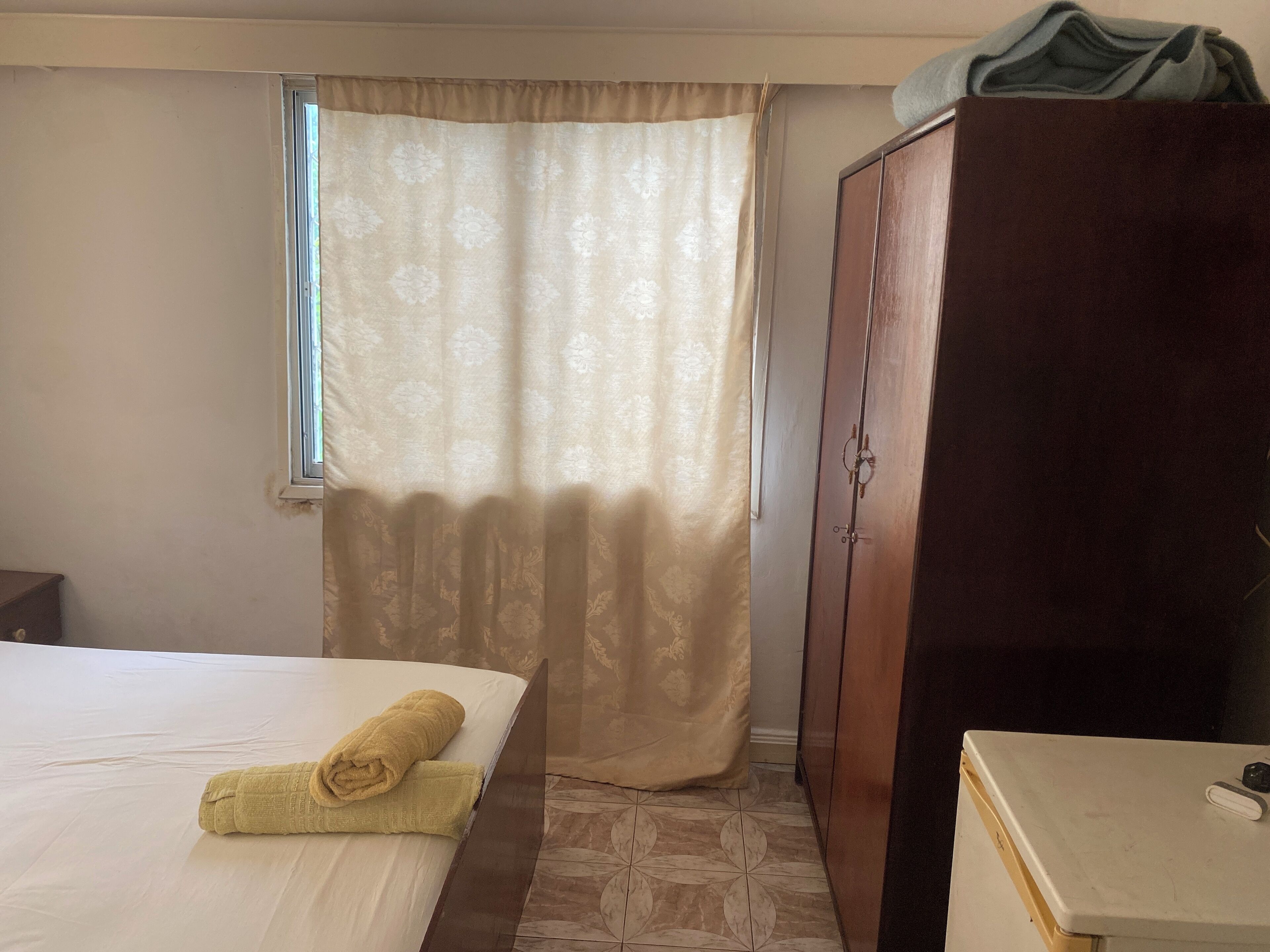 Bureau, Wi-Fi gratuit, draps fournis