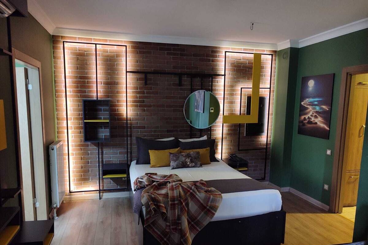 Family Suite | Premium bedding, down comforters, desk, iron/ironing board (on request)