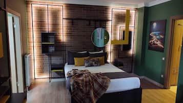 1 kamar tidur, seprai premium, dan selimut bulu angsa