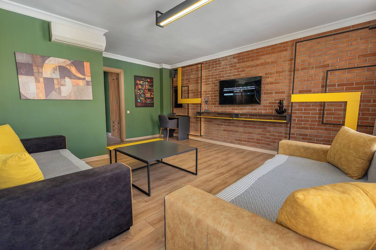 Executive Suite, Executive Level | Living area | 150-cm Smart TV with digital channels