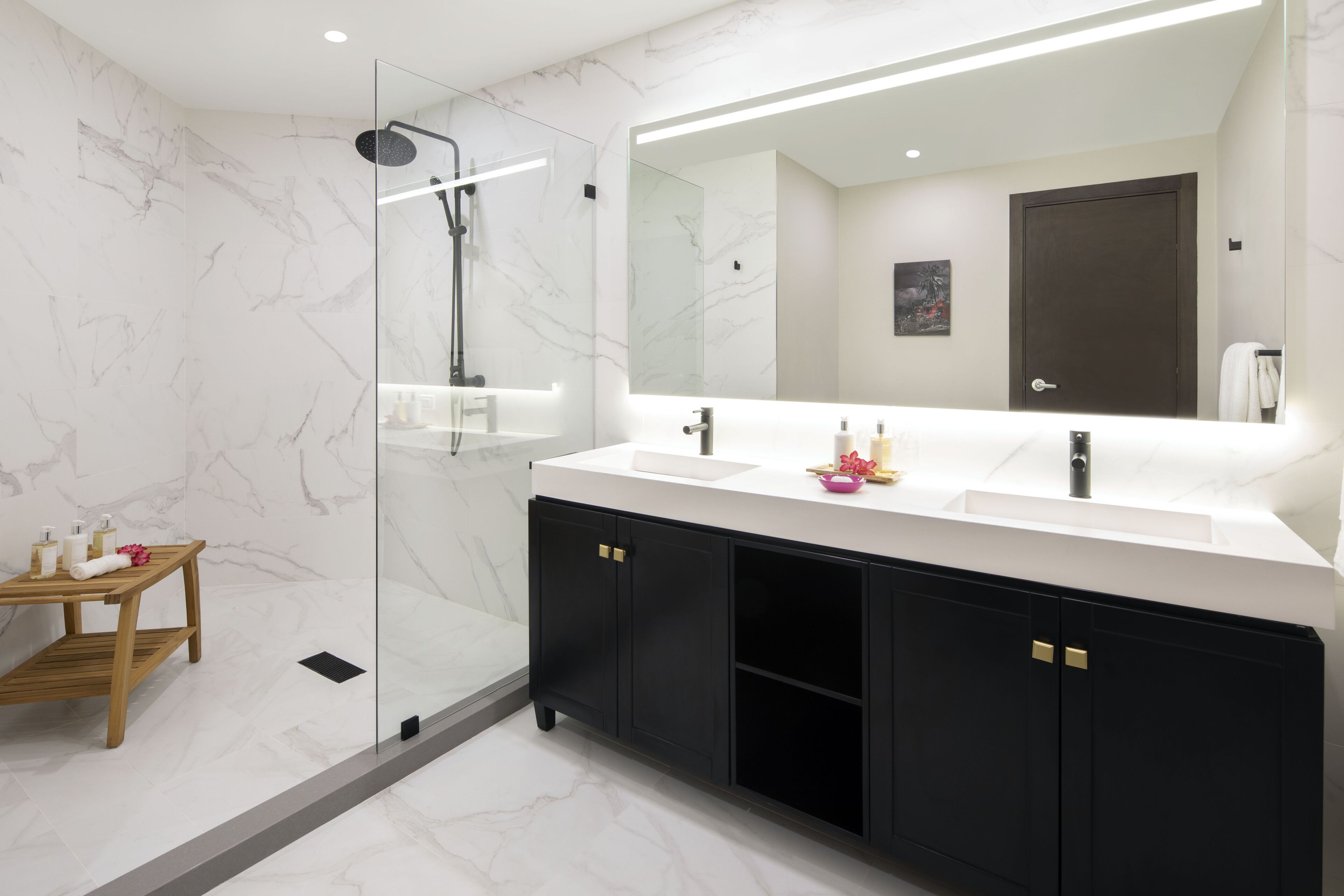 free minibar, in-room safe, desk, laptop workspace